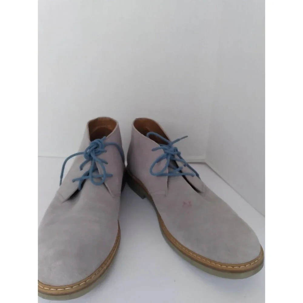 Casual Suede‎ Desert Chukka Boots with Blue Laces Light Gray Ankle Boots